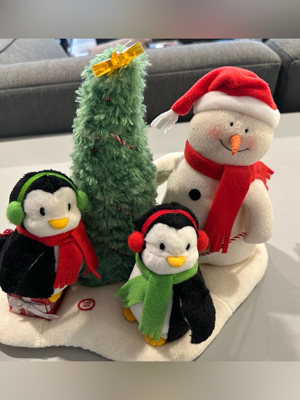 Hallmark Jingle Pals Very Merry Trio Snowman Penguin Christmas Musical Tree 2006